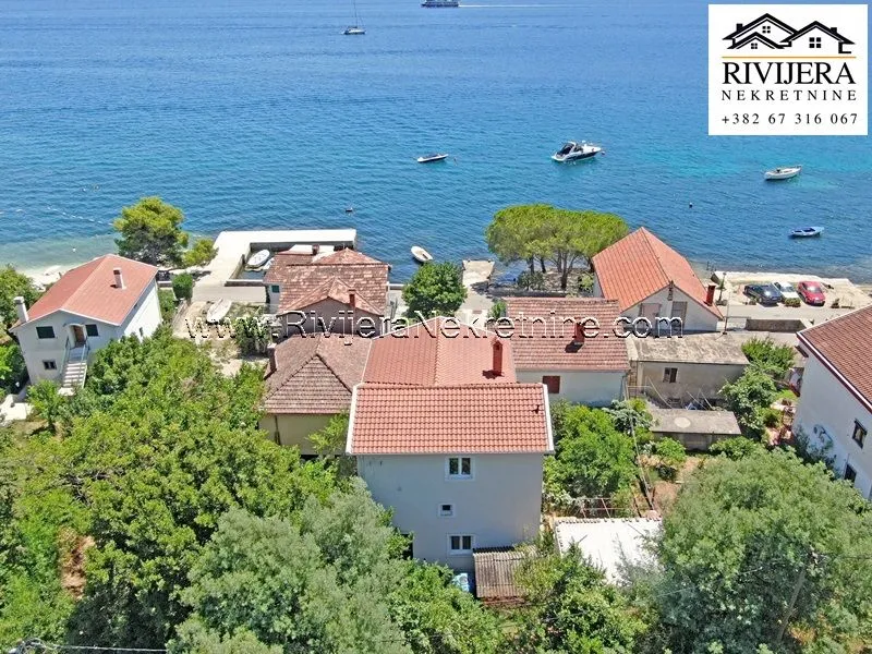Prodaja, kuća, 200m², Baošići, Herceg Novi