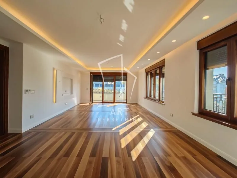 Prodaja, četvorosoban stan, 128m², Savski Venac, Beograd