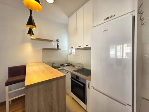 Rent, two bedroom apartment, 75m², Stara Varoš, Podgorica - image 4