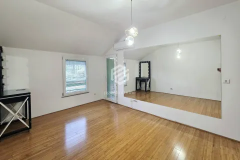 Rent, one bedroom apartment, 40m², Krivi Most, Podgorica - image 2