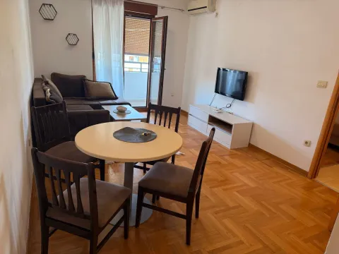 Izdavanje, jednosoban stan, 45m², Stari Aerodrom, Podgorica - image 7