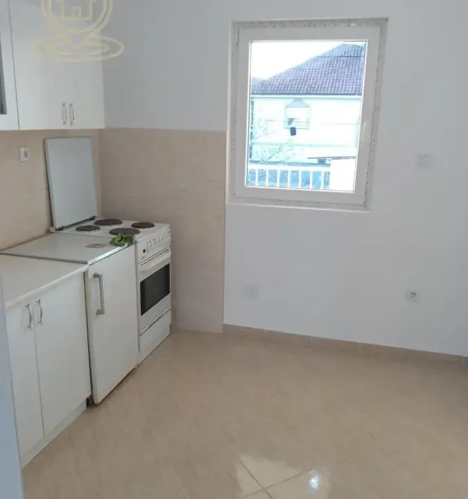Sale, two bedroom apartment, 60m², Borča 1, Borča Sve Podlokacije