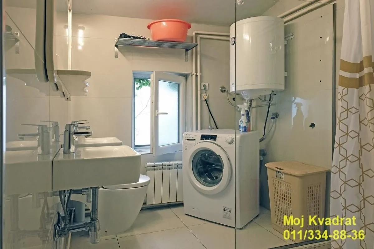 Prodaja, trosoban stan, 82m², Kalenić Pijaca, Vračar Sve Podlokacije