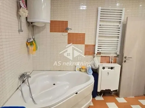 Rent, three bedroom apartment, 72m², Slavija, Vračar Sve Podlokacije - image 27