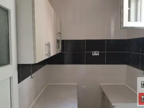 Izdavanje, jednosoban stan, 50m², Petrovaradin, Novi Sad - image 5