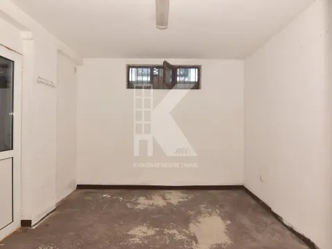 Rent, house, 752m², Zelenika, Podgorica - image 7