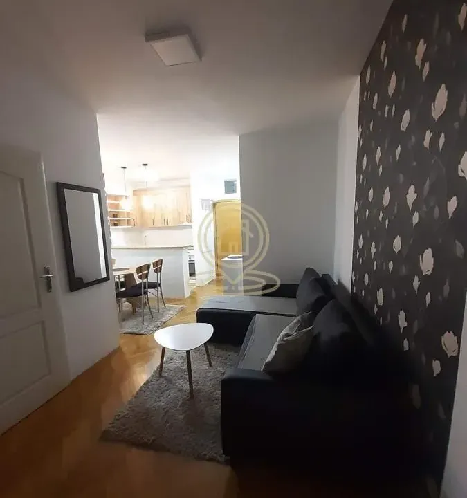 Izdavanje, jednosoban stan, 39m², Bulevar Oslobodjenja, Novi Sad Sve Podlokacije