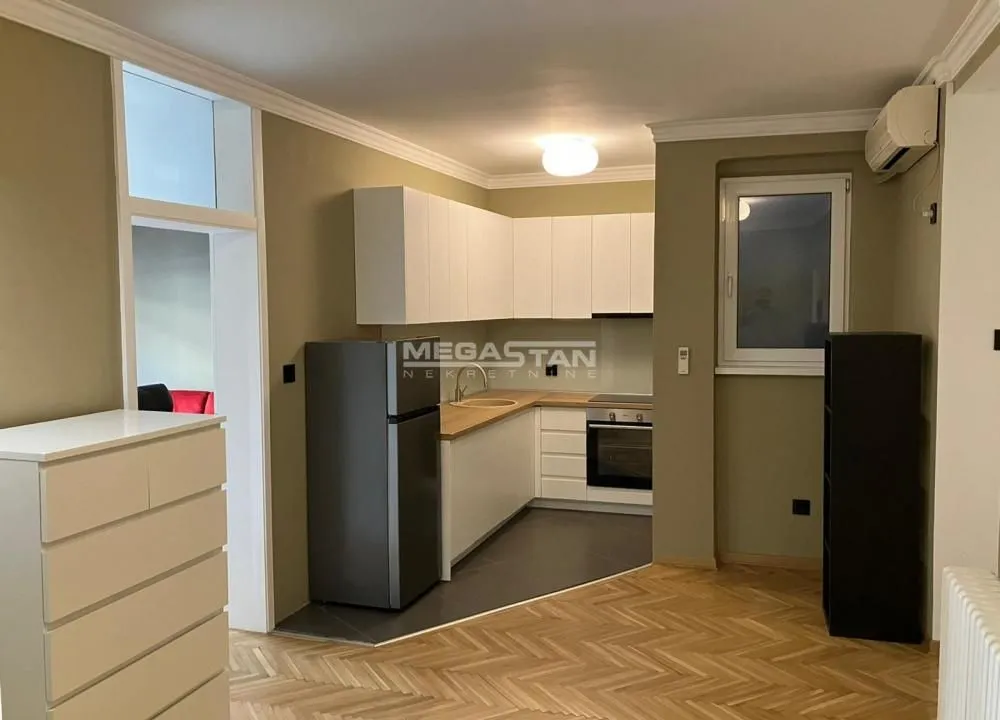Izdavanje, dvosoban stan, 78m², Vračar Sve Podlokacije, Beograd