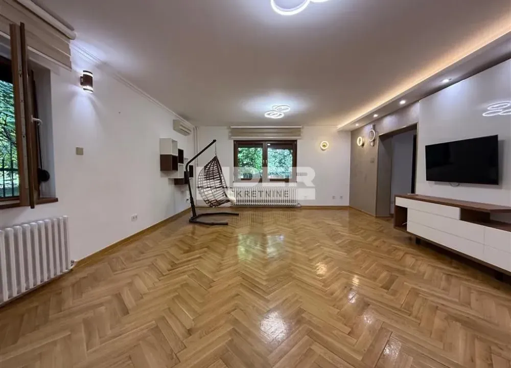Izdavanje, kuća, 150m², Savski Venac, Beograd