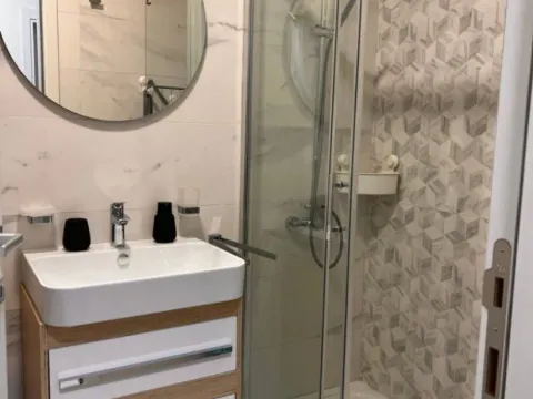 Izdavanje, jednosoban stan, 49m², Central Point, Podgorica - image 5