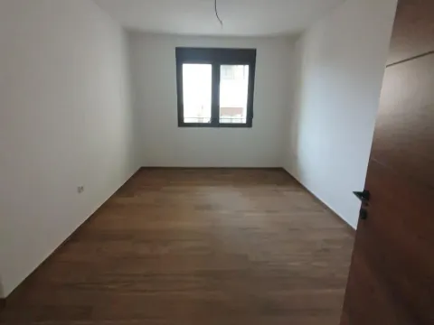 Prodaja, trosoban stan, 75m², Ruma, Srbija - image 3