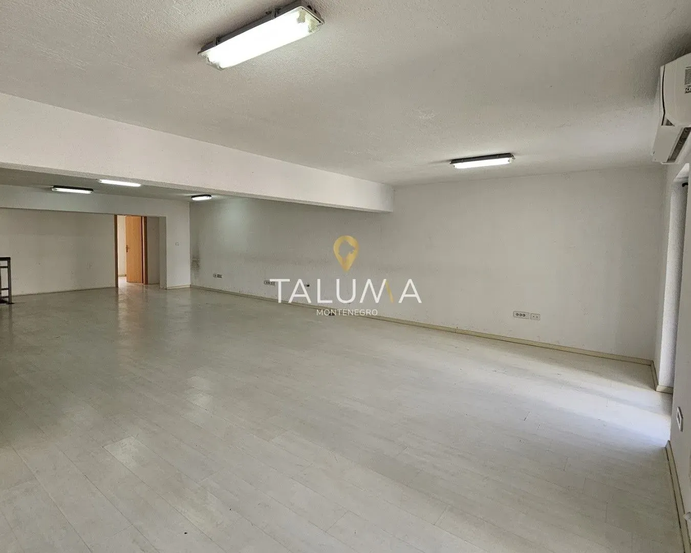 Rent, office space, 190m², City Kvart, Podgorica