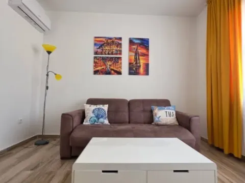 One Bedroom Apartment for Short Term Rental, 48m2, Bečići, Budva