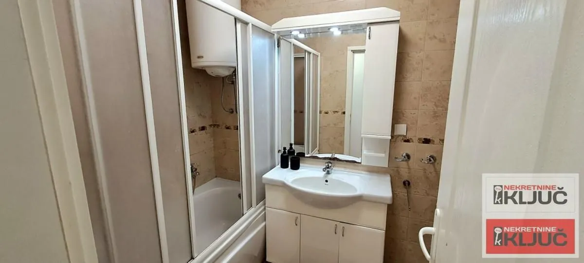 Prodaja, dvosoban stan, 56m², Centar, Novi Sad