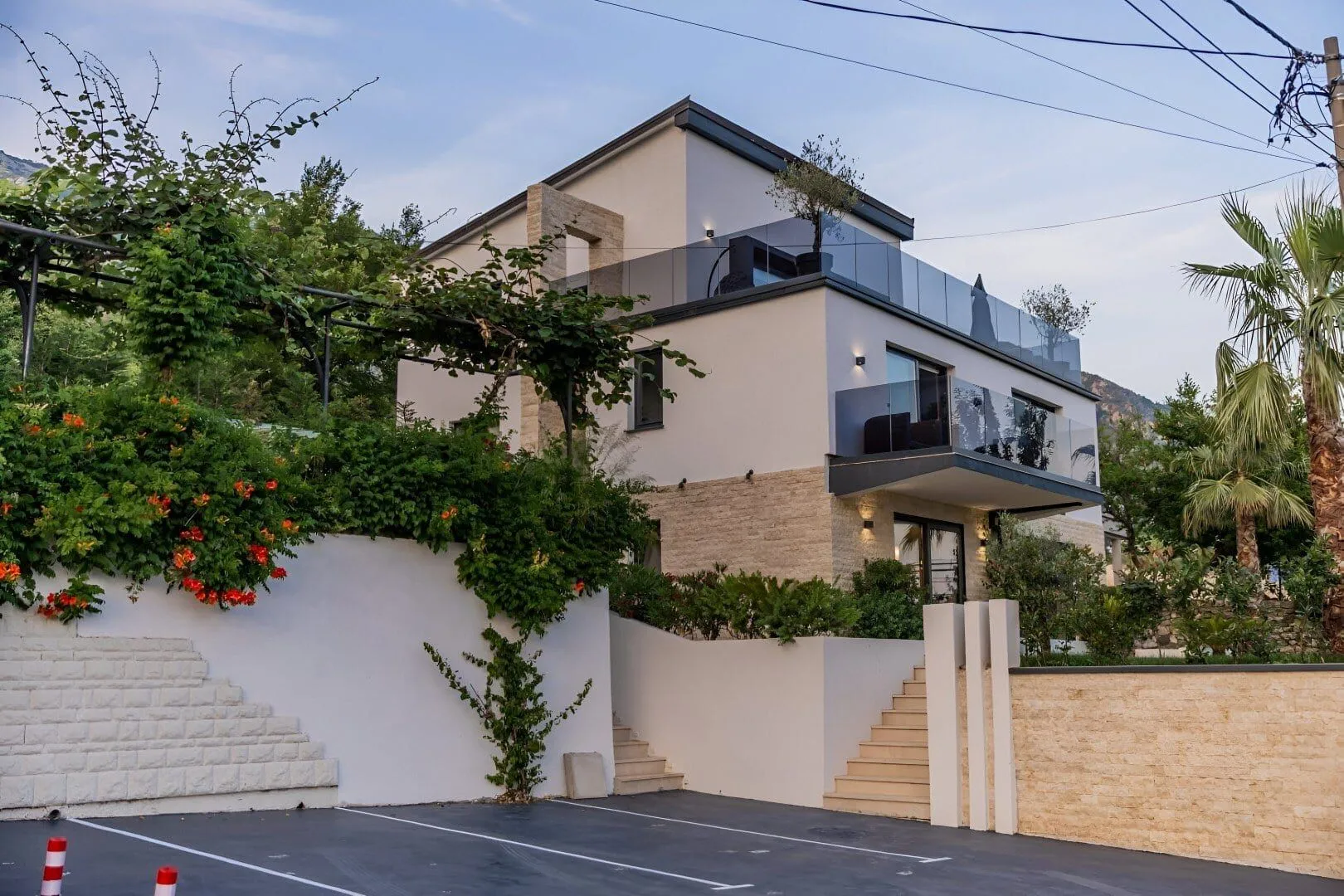 Prodaja, kuća, 293m², Markovići, Budva