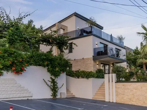 Sale, house, 293m², Markovići, Budva - image 2