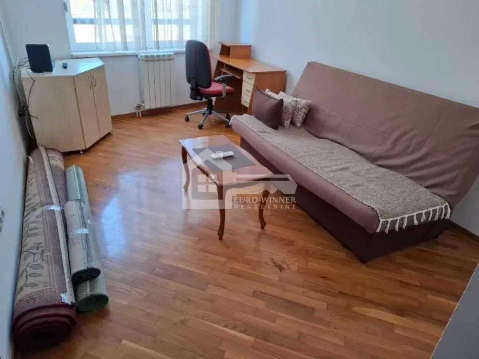 Rent, one bedroom apartment, 39m², Južni Bulevar, Vračar Sve Podlokacije
