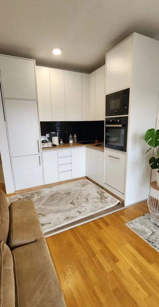 Prodaja, četvorosoban stan, 160m², Stari Aerodrom, Podgorica