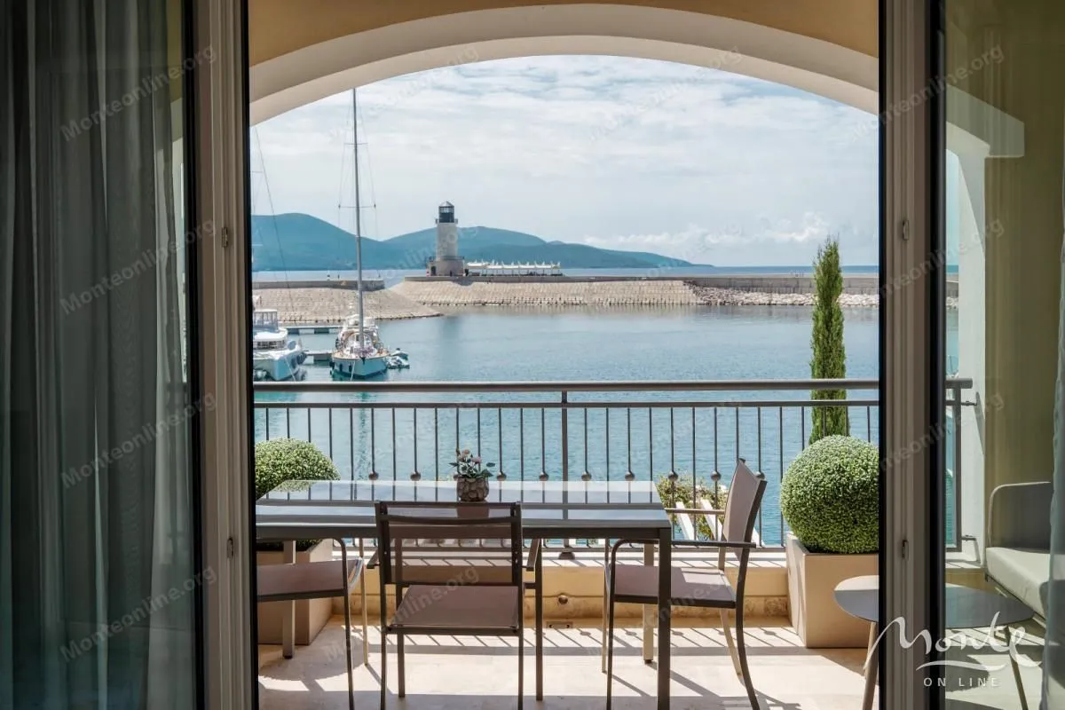 Prodaja, garsonjera, 46m², Luštica Bay, Tivat