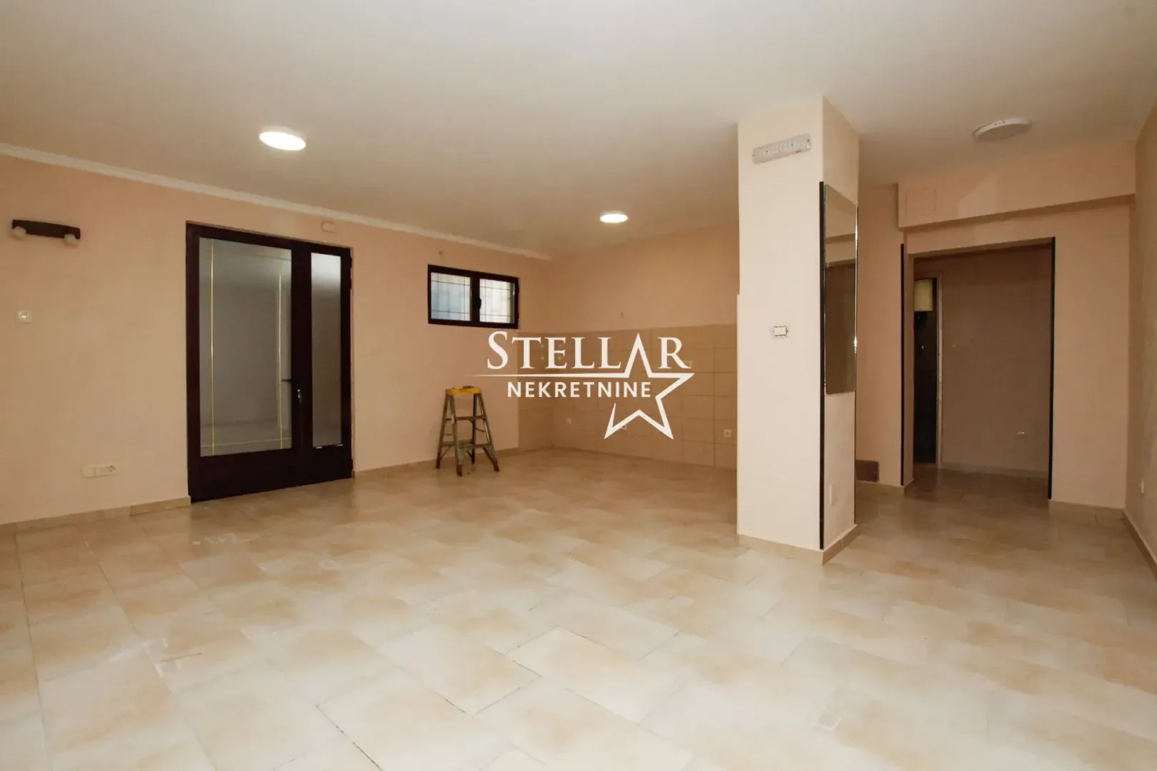 Rent, office space, 30m², Stari Aerodrom, Podgorica