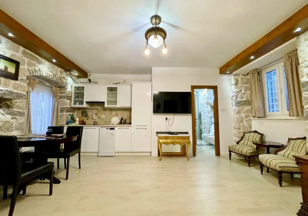Sale, three bedroom apartment, 114m², Kostanjica, Kotor