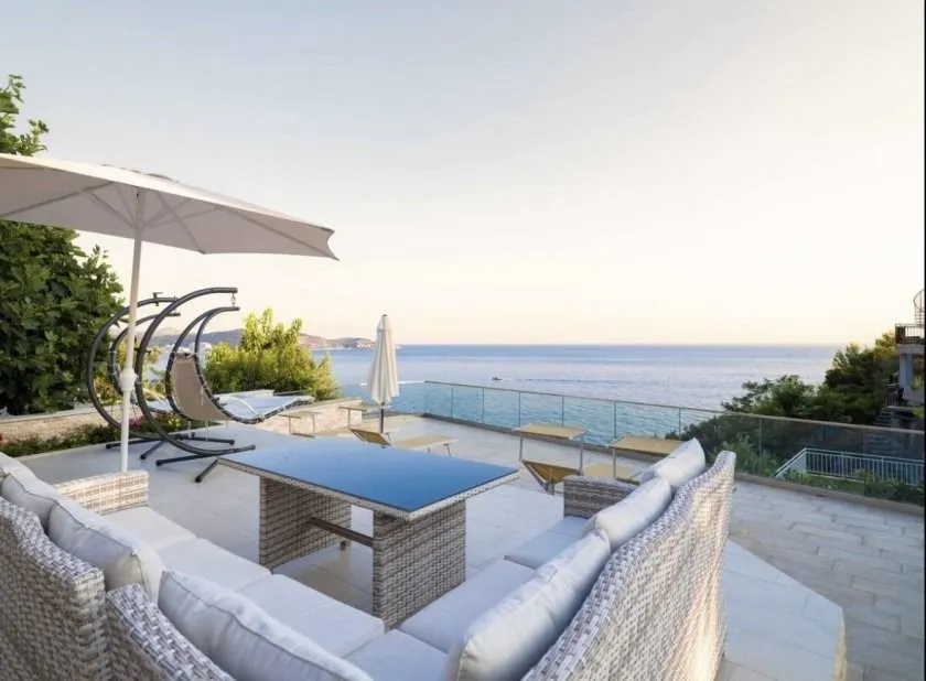 Rent, house, 300m², Ratac, Bar