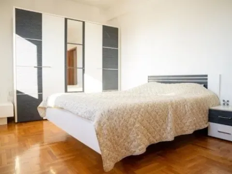 Izdavanje, dvosoban stan, 88m², Tuški Put, Podgorica - image 8