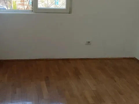 Prodaja, jednosoban stan, 45m², Stari Aerodrom, Podgorica - image 2