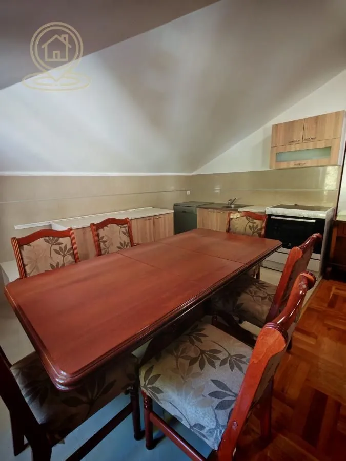 Rent, four bedroom apartment, 105m², Cvetkova Pijaca, Zvezdara Sve Podlokacije