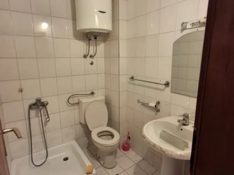 Izdavanje, garsonjera, 25m², Podkošljun, Budva - image 5