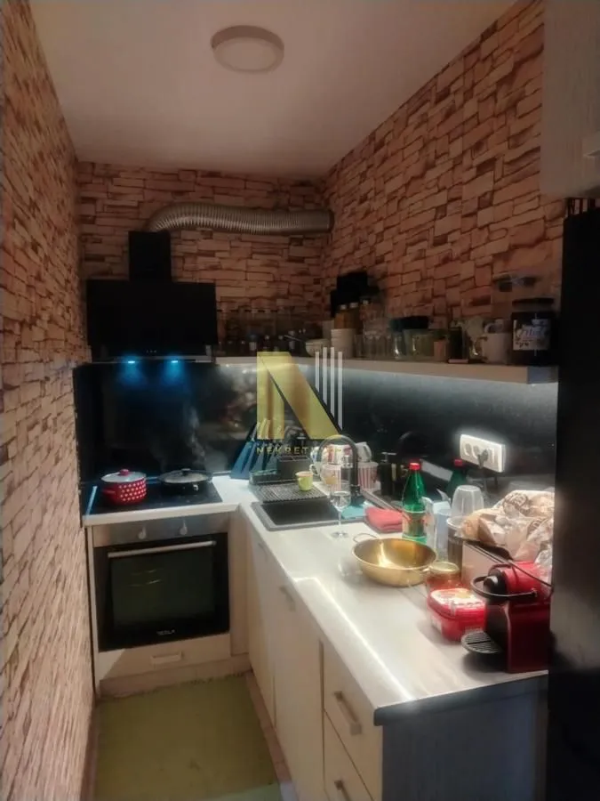 Prodaja, dvosoban stan, 35m², Bulevar Oslobodjenja, Novi Sad Sve Podlokacije