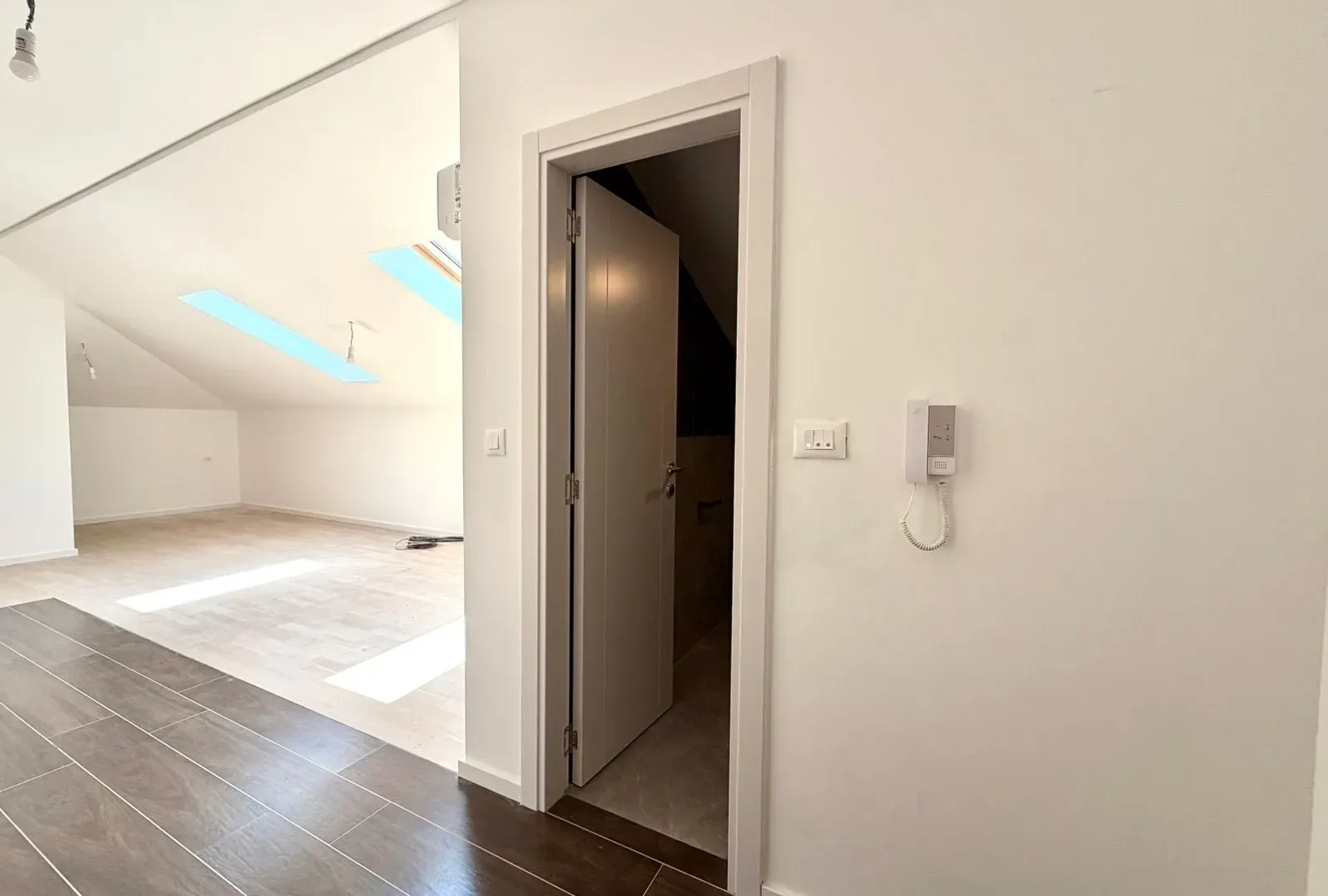 Prodaja, garsonjera, 45m², Tološi, Podgorica