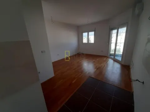 Prodaja, dvosoban stan, 58m², Stari Aerodrom, Podgorica - image 2