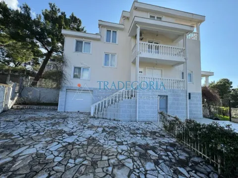 Prodaja, kuća, 307m², Bar, Crna Gora - image 2