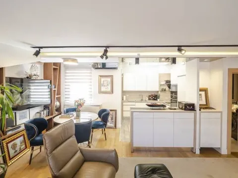 Prodaja, trosoban stan, 83m², Južni Bulevar, Vračar Sve Podlokacije - image 9