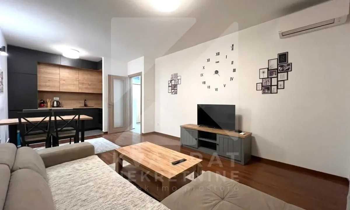 Izdavanje, jednosoban stan, 50m², Master Kvart, Podgorica