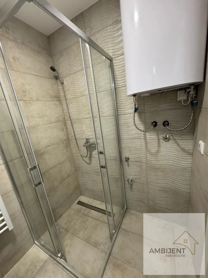 Izdavanje, dvosoban stan, 40m², Ledine, Beograd