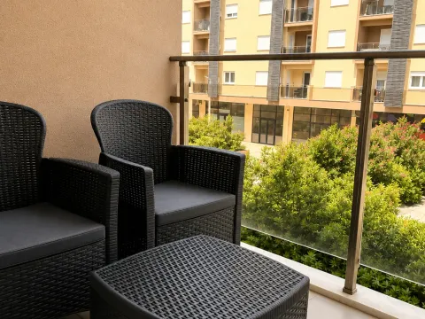 Rent, one bedroom apartment, 45m², New City, Podgorica - image 9