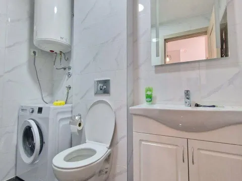 Sale, one bedroom apartment, 40m², Bečići, Budva - image 2