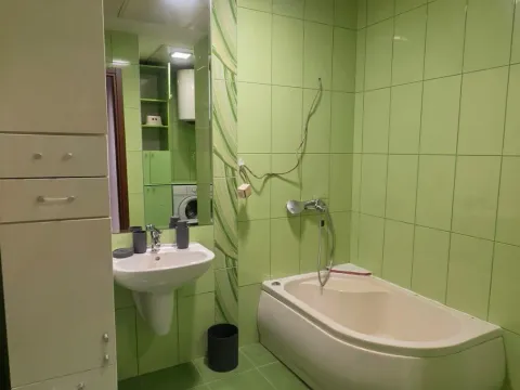 Izdavanje, dvosoban stan, 70m², City Kvart, Podgorica - image 12