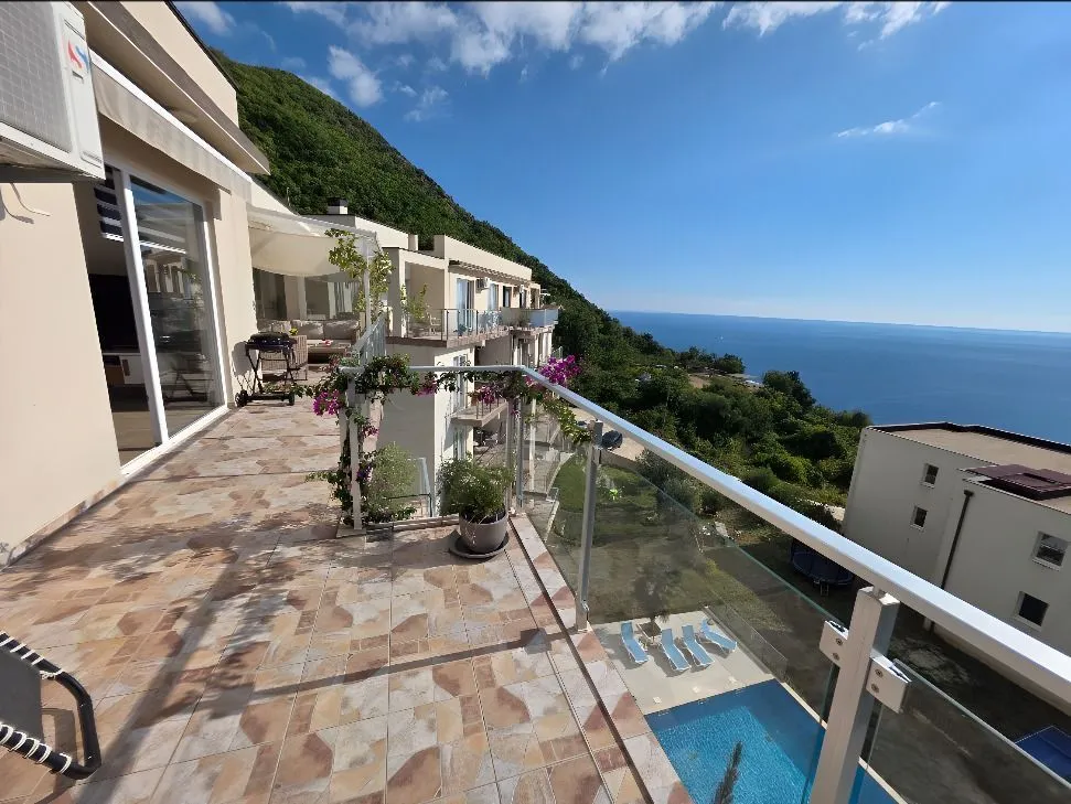 Prodaja, dvosoban stan, 102m², Seoce, Budva