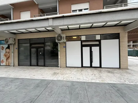 Rent, office space, 48m², Central Point, Podgorica - image 2