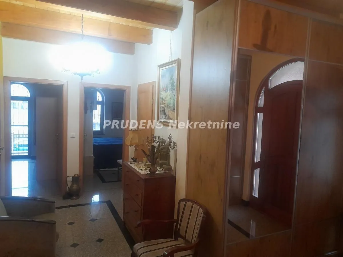 Sale, house, 190m², Surčin, Beograd