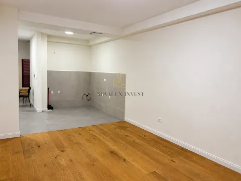 Izdavanje, trosoban stan, 100m², Centar, Podgorica - image 5