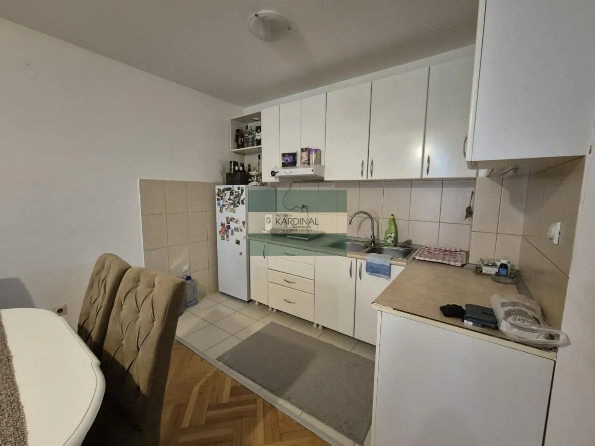 Prodaja, trosoban stan, 79m², Centar, Jagodina