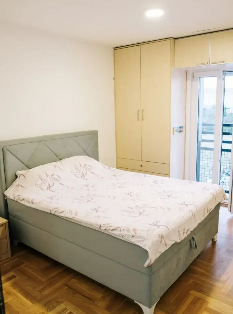 Izdavanje, dvosoban stan, 56m², City Kvart, Podgorica