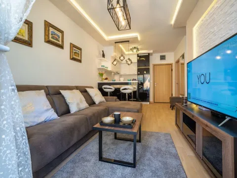Rent, one bedroom apartment, 45m², Budva, Crna Gora - image 6