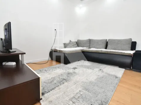 Izdavanje, jednosoban stan, 50m², Momišići, Podgorica - image 1