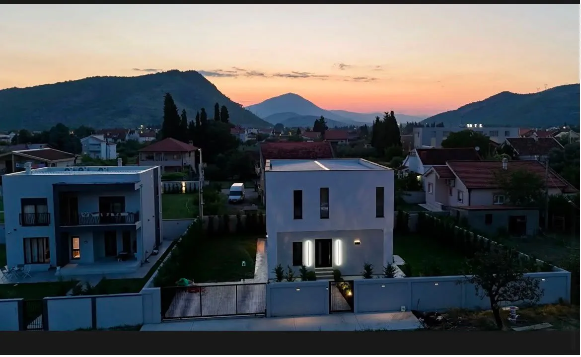 Prodaja, kuća, 225m², Gornja Gorica, Podgorica