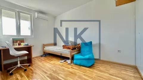 Rent, two bedroom apartment, 65m², Blok 5, Podgorica - image 11